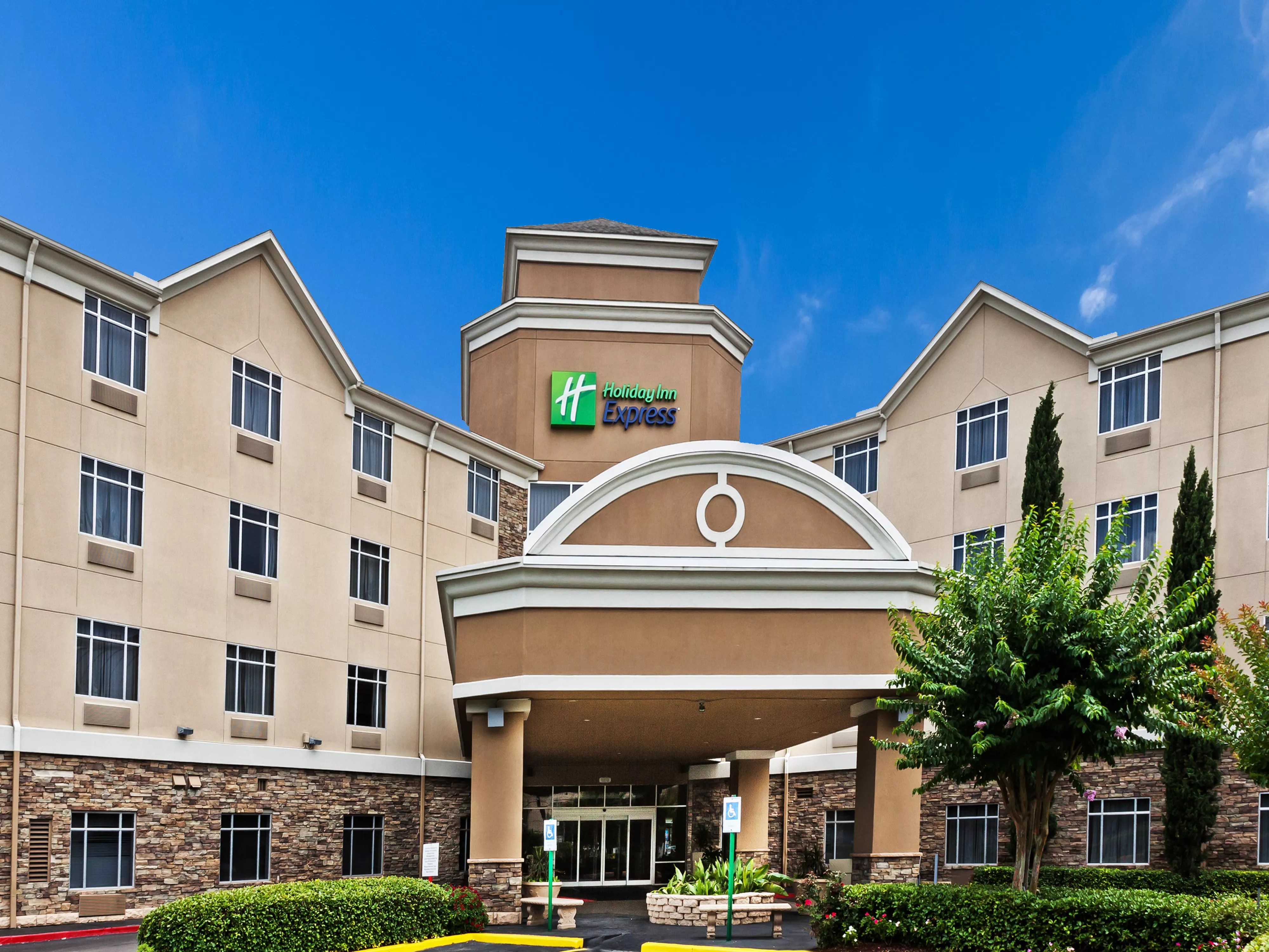 Icon Sorotan Instagram Keren. Holiday Inn Express & Suites Houston-Dwtn Conv Ctr Hotel in Houston by IHG