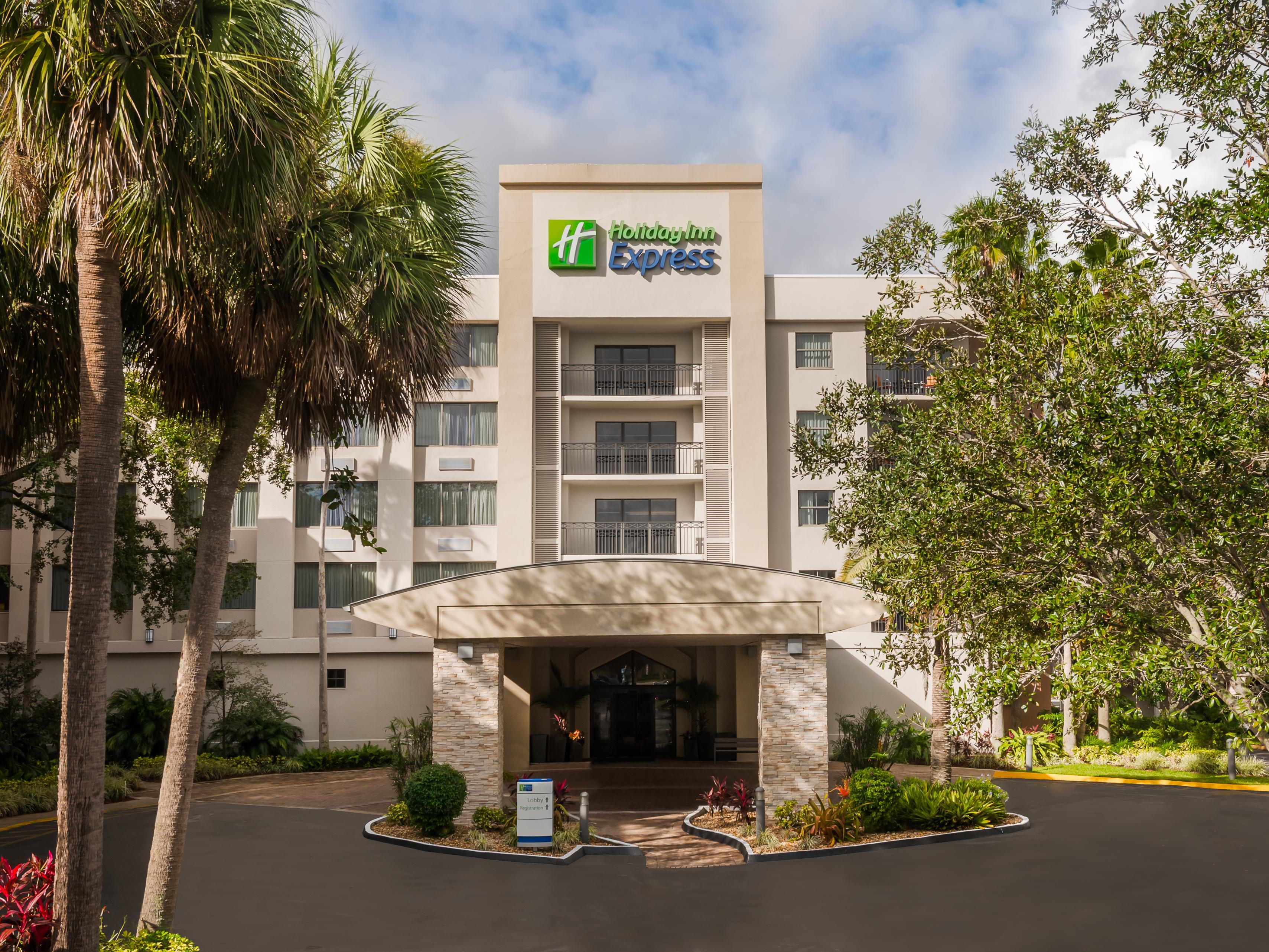 Icon Sorotan Instagram Keren. Holiday Inn Express & Suites Ft. Lauderdale-Plantation Hotel in Plantation by IHG