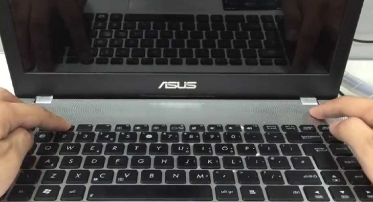 Laptop Asus Tidak Bisa Nyala Tapi Lampu Power Hidup. Laptop Asus Tidak Bisa Nyala Tapi Lampu Power Hidup