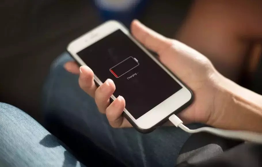 Agar Baterai Iphone Awet. Tips Menjaga Battery Health iPhone agar Tetap Awet