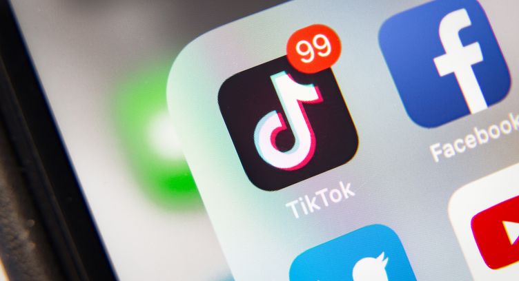 Cara Dapatkan Uang Dari Tiktok. Ingin Mendapatkan Uang dari TikTok? Lakukan 8 Cara Berikut Ini