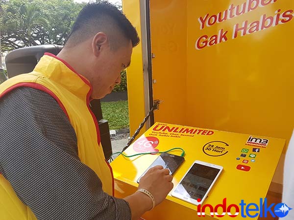 Indosat Unlimited Jumbo Fup. Melongok perang paket `unlimited` Indosat vs Smartfren