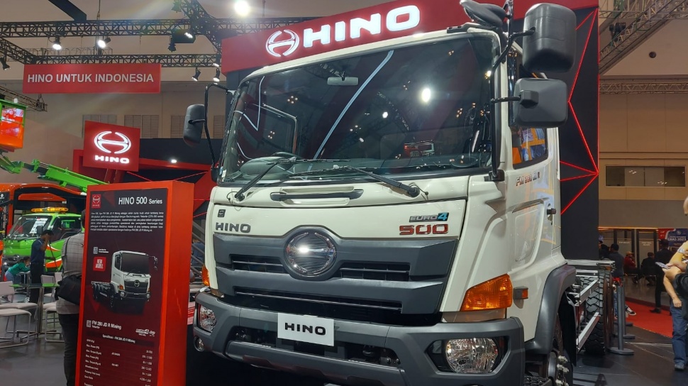 Download Mod Bussid Hino Dutro. Tiga Mobil Hino Kembali Kantongi Sertifikat TKDN