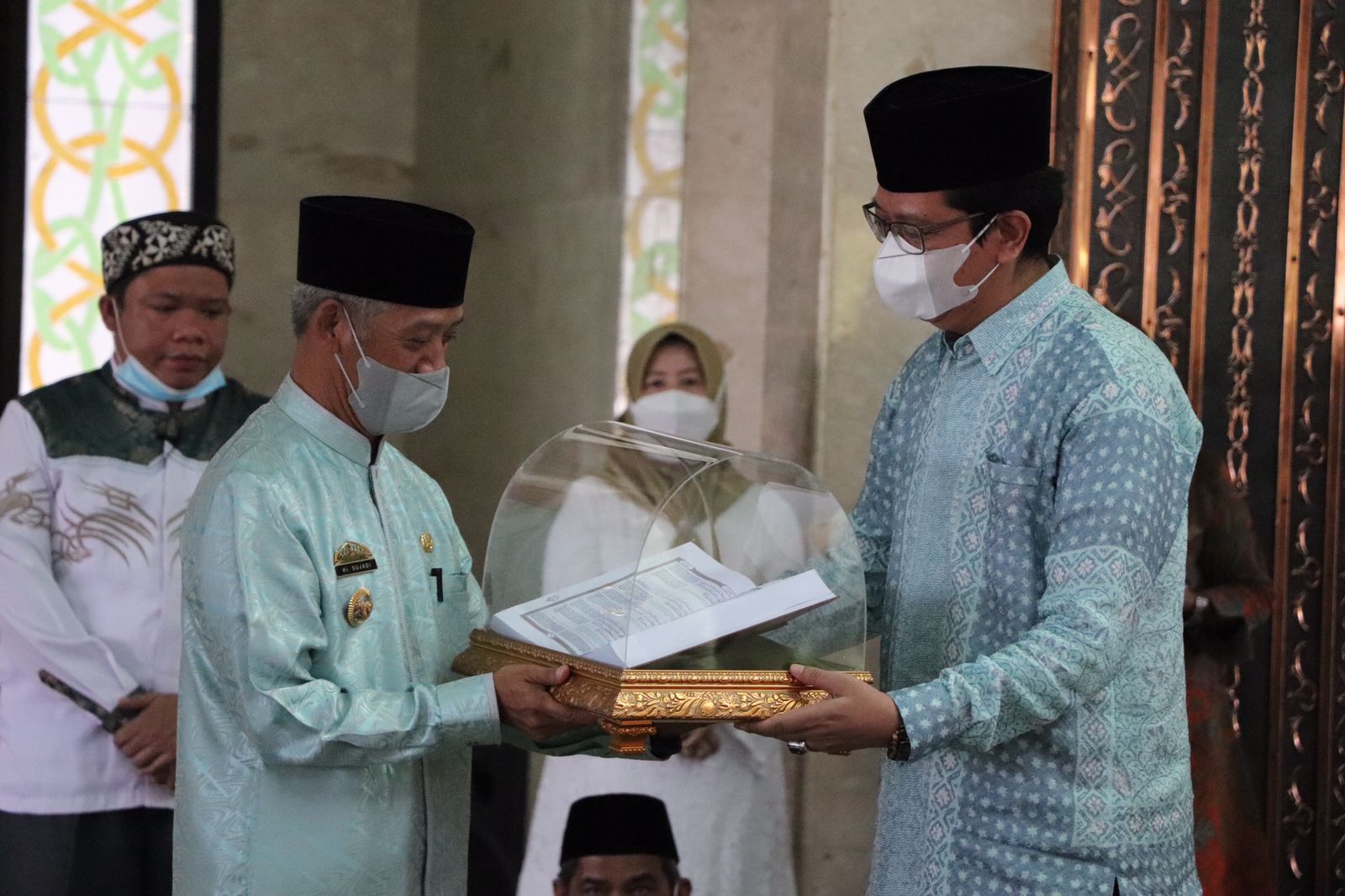 Google Terjemahan Bahasa Lampung. Al-Qur’an Terjemahan Bahasa Lampung Resmi Digunakan