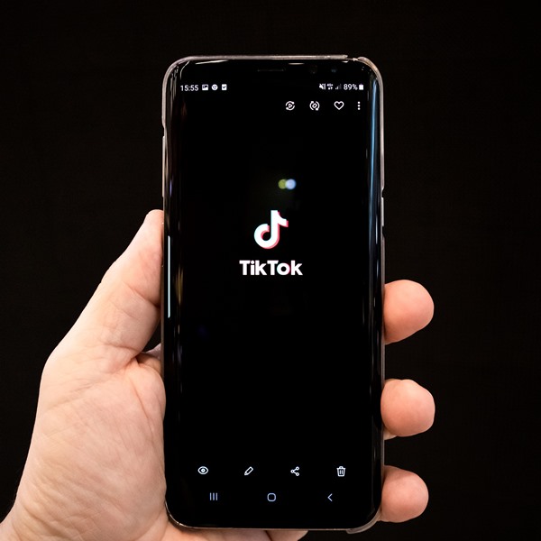 Cara Menghilangkan Username Tiktok. Cara Menghilangkan Username TikTok di Video