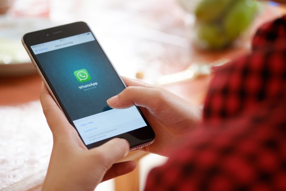 Cara Merubah Suara Saat Menelpon Di Whatsapp. Cara Merubah Suara Telepon di WhatsApp Menggunakan Aplikasi